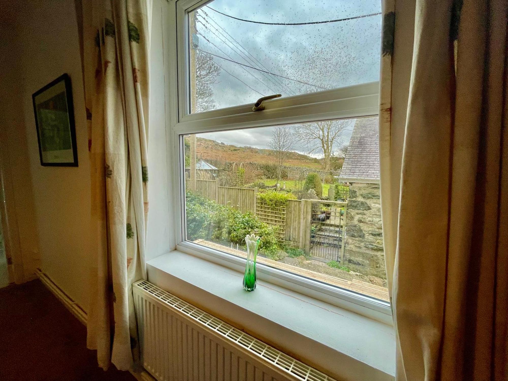 Spacious 3 Bedroom Garden Apartment In Snowdonia National Park Garndolbenmaen المظهر الخارجي الصورة